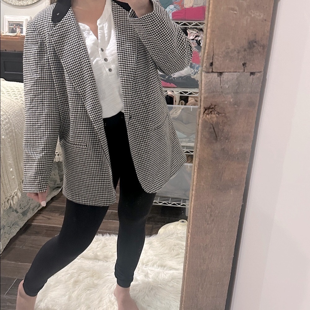 VINTAGE Sag Harbor Black and White Checkered Blazer size 16